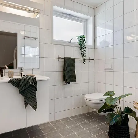 Praktfull Sjoeiendom Med Naust Og Brygge! בית נופש *